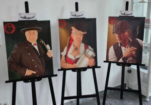 3 Bilder mit Schwarzwaldfiguren auf Staffel